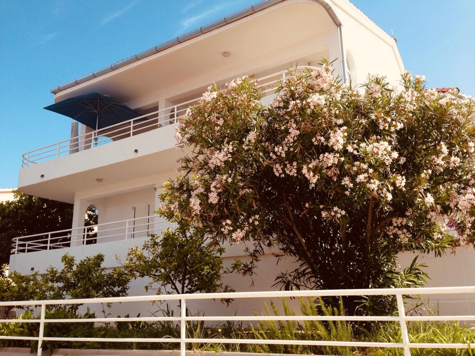 House Agradable Seget Vranjica Exterior foto
