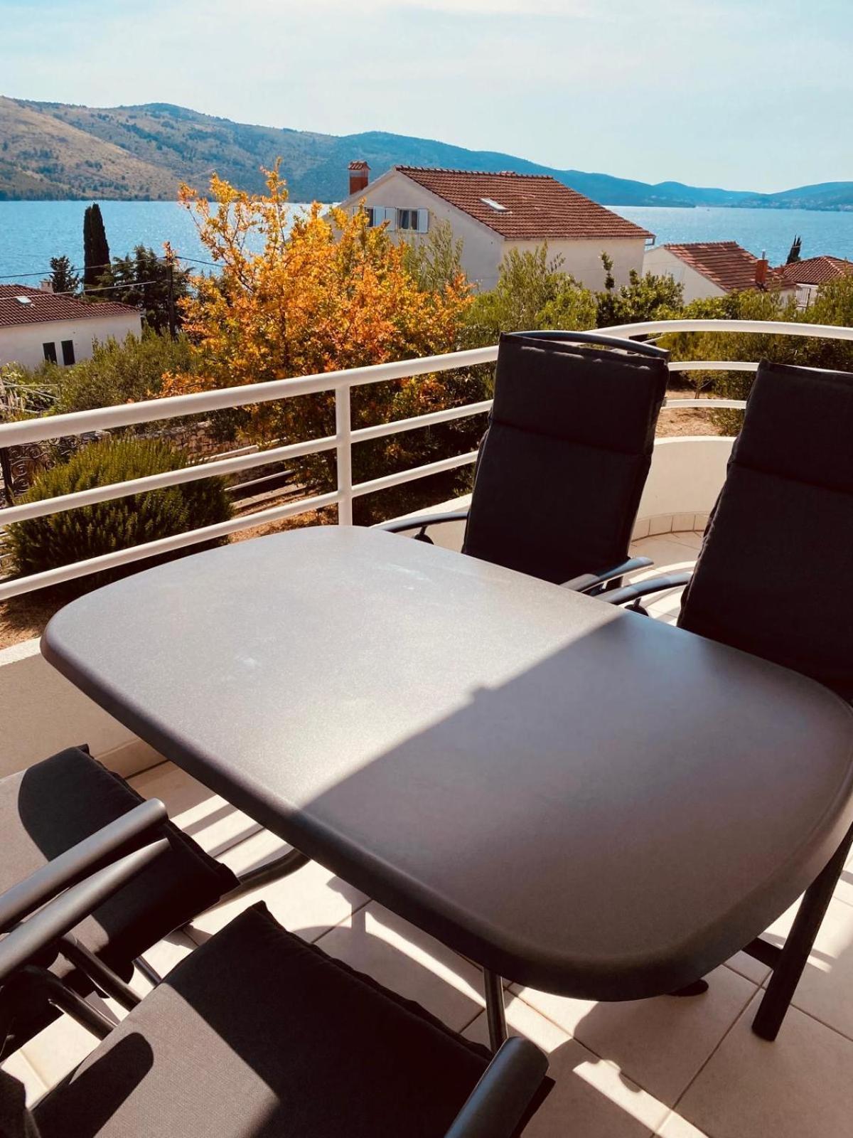 House Agradable Seget Vranjica Exterior foto