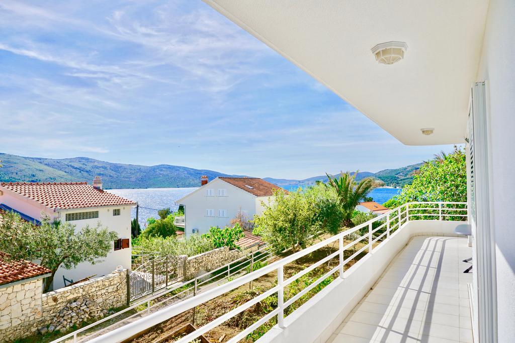 House Agradable Seget Vranjica Exterior foto